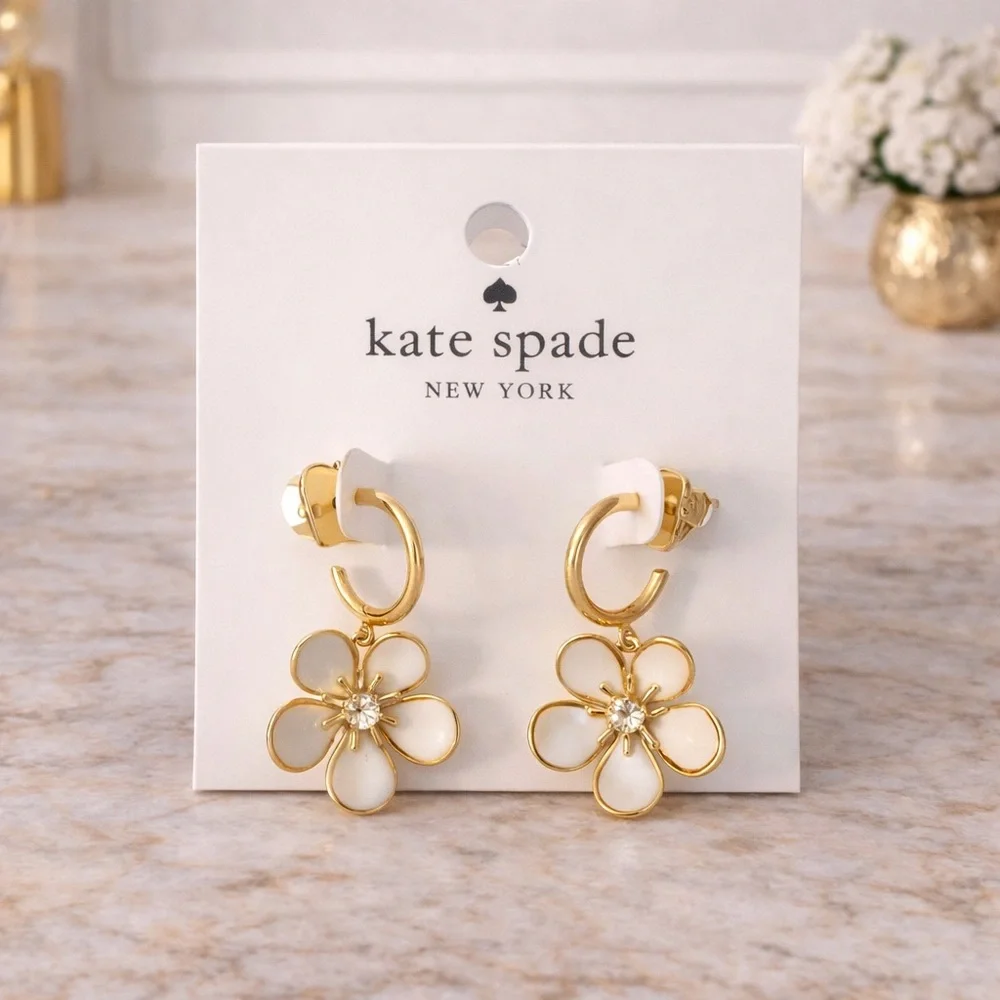 Kate Spade Spring Scene Flower Huggies Earrings - New - Picture 1 of 3
